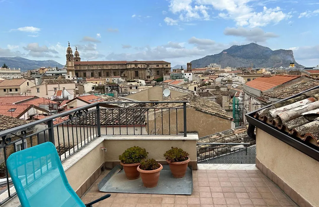 Casa Design Con Terrazzo In Centro Storico A Palermo-1